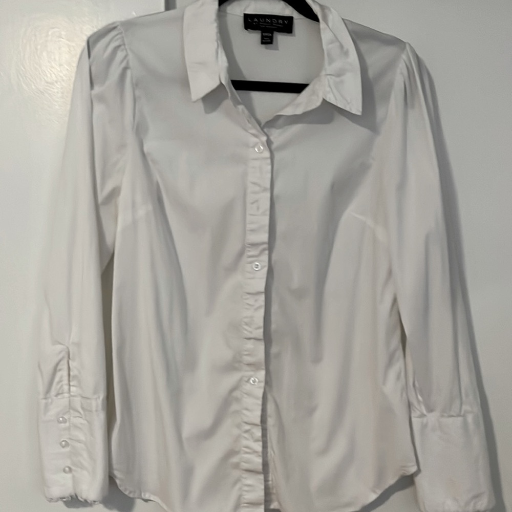 Perfect white shirt for summer ! Size S